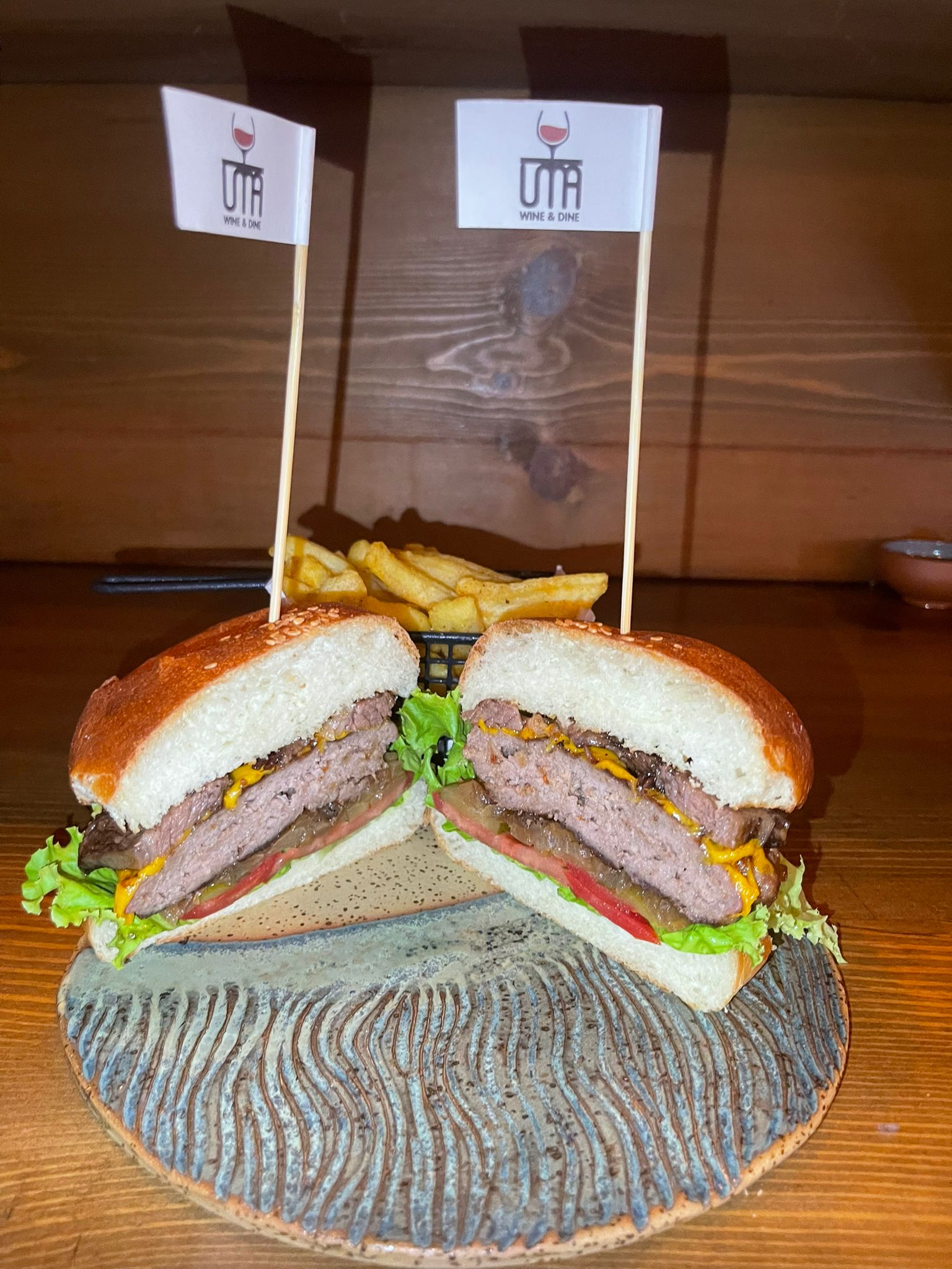 Tuma Spesiyal Hamburger